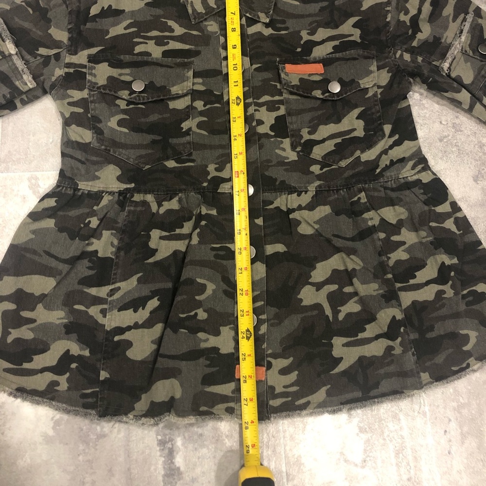 🎊HP🎉1 Left🎊Camouflage Peplum Trucker Jacket For Women-Measurements in Pics✨ - Picture 11 of 16